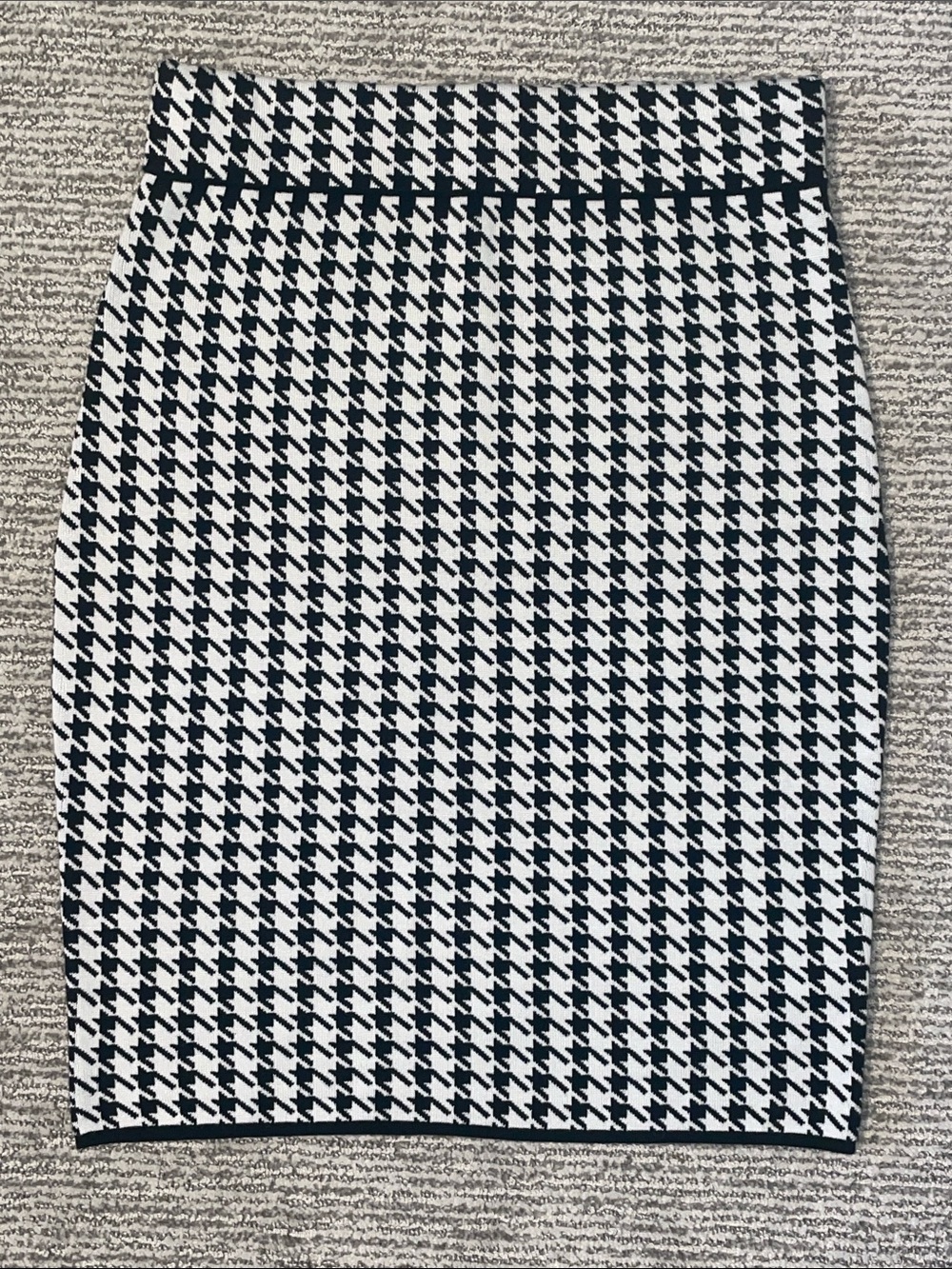 NWT The Limited Houndstooth Black & White Knit Pencil Skirt - Small